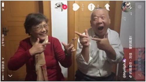 老婆吃瓜手势舞,老婆手势舞演绎夏日风情