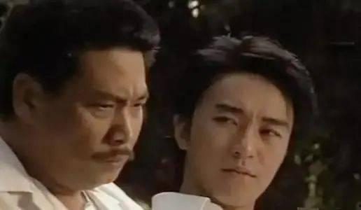 他来自江湖吃瓜,吃瓜群众的视角